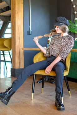 Classic Sweatshirt Fabric | Black 8 Classic Sweatshirt Fabric | Black -Sewing Art 5650 069 1